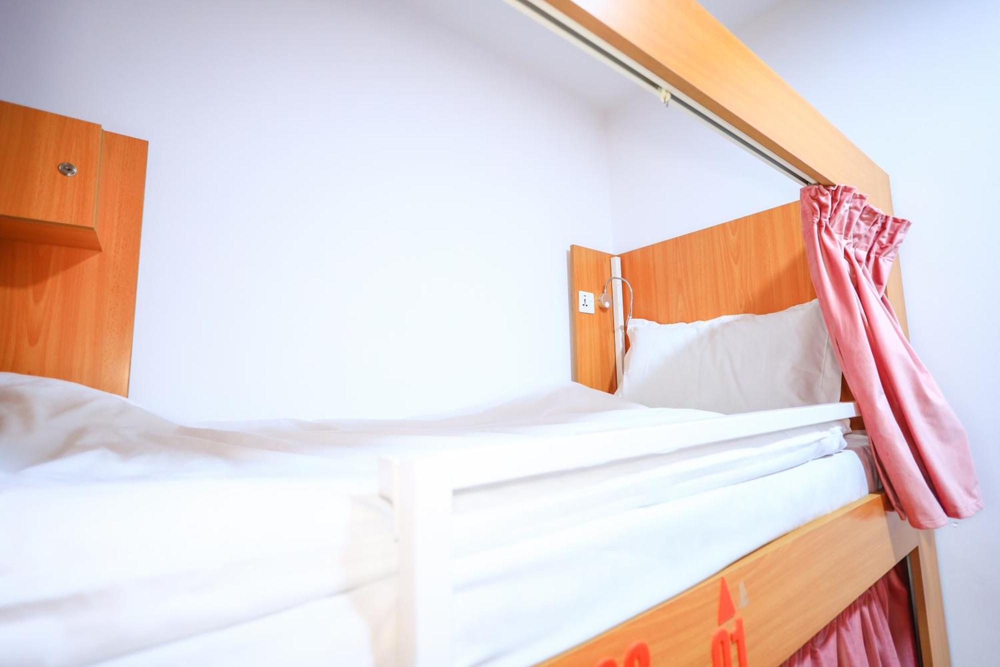 Lunar Hostel 96 Dubai Eksteriør billede
