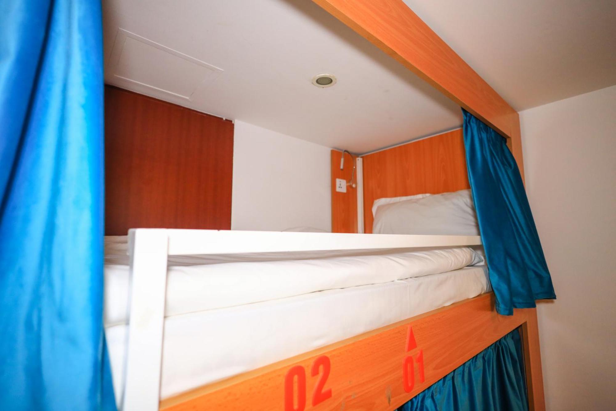 Lunar Hostel 96 Dubai Eksteriør billede