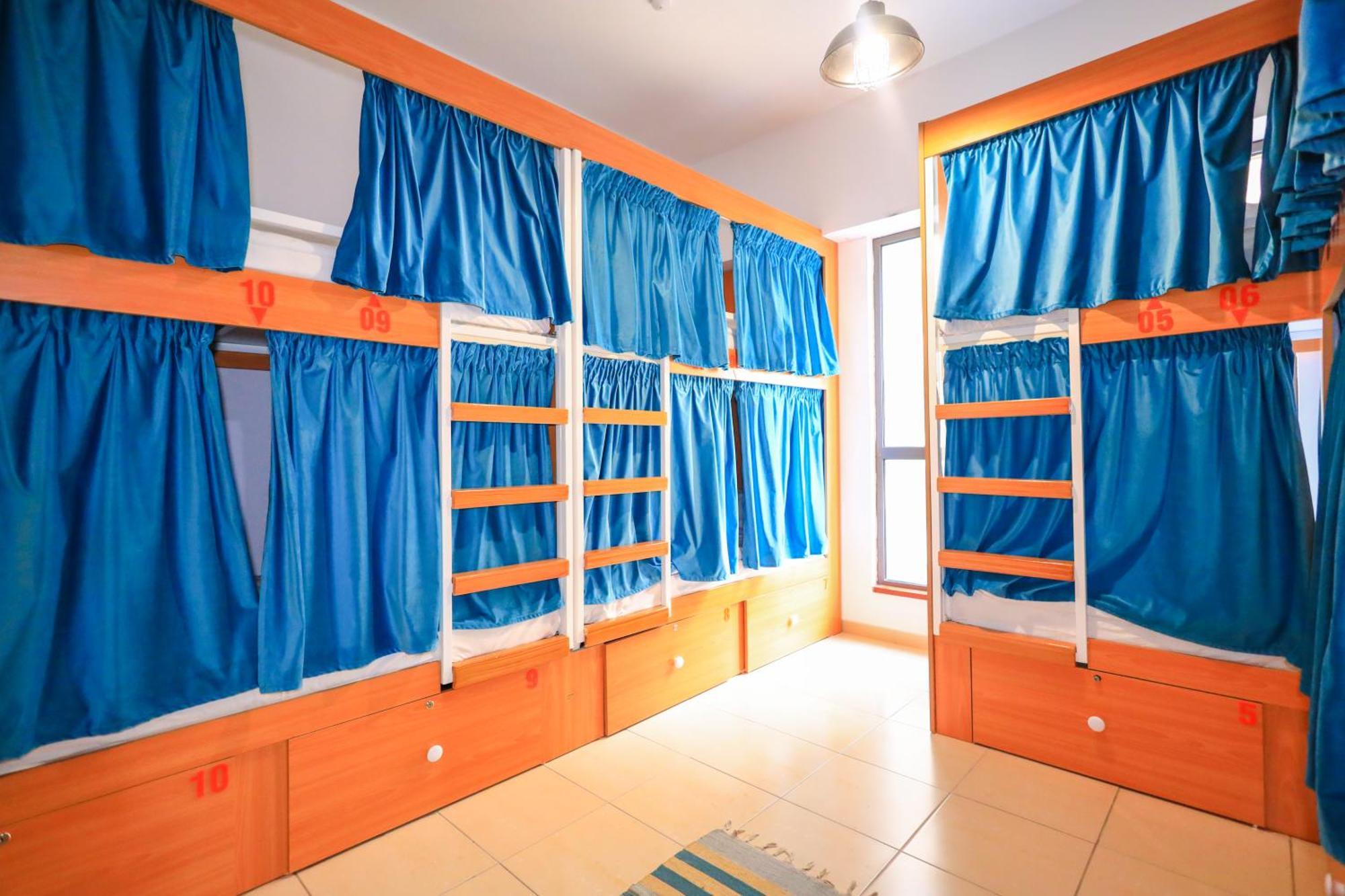 Lunar Hostel 96 Dubai Eksteriør billede